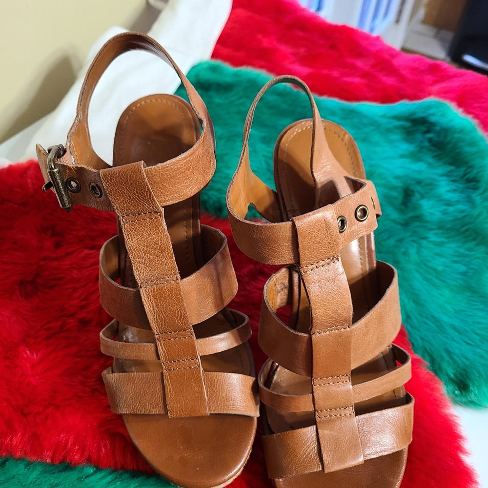 Sandals - Picture 2 of 6